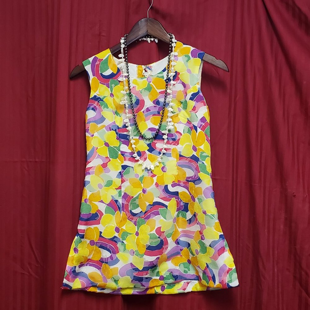 🍁Vintage Multi Colored Sleeveless Tunic Top, Great for Spring/Summer wear.